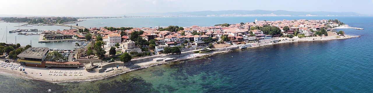 Панорама на Несебър и Черно море